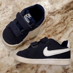 🎉HP🎉Toddler Navy Nike's